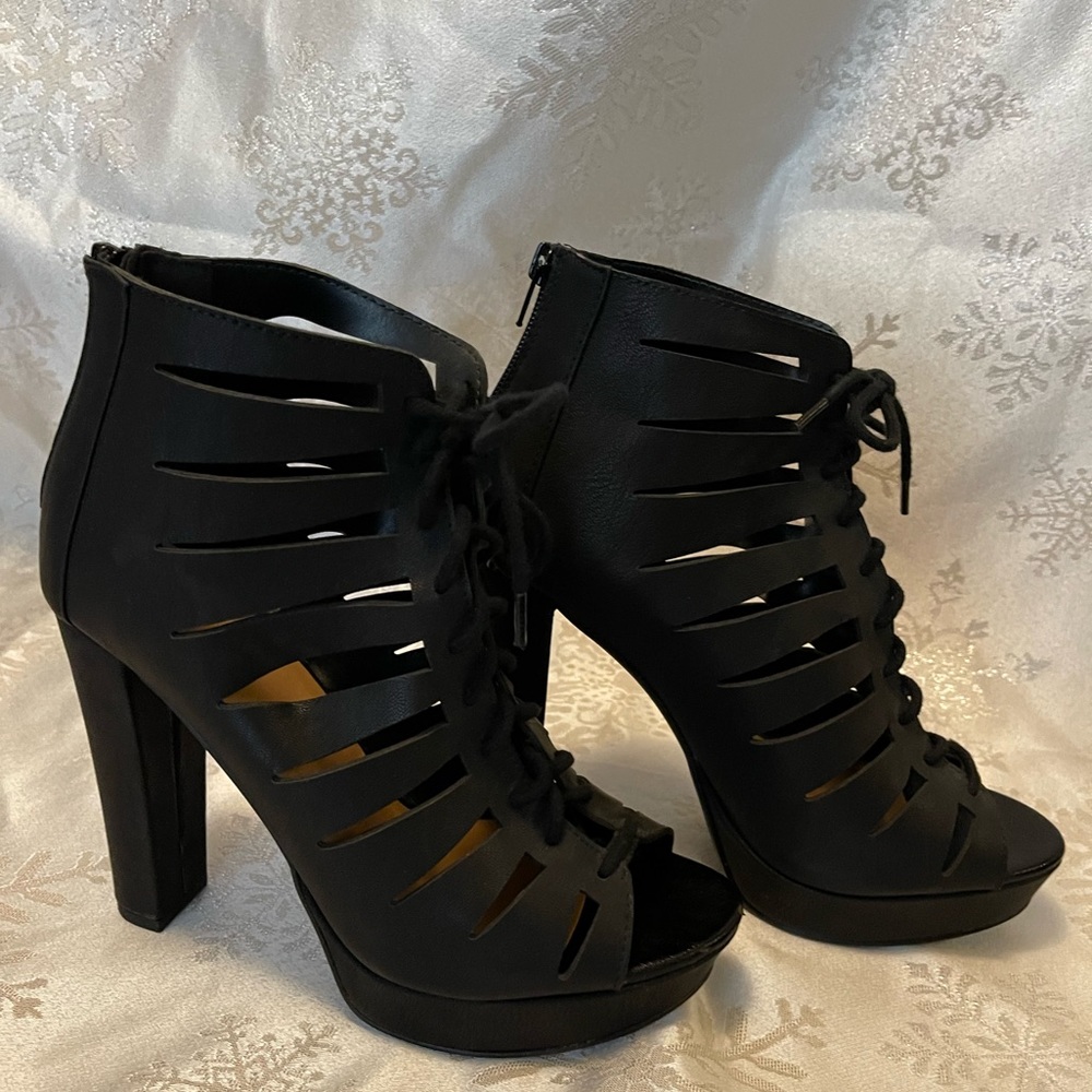 Lace up platform Heels
